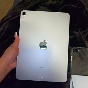 Apple iPad Air (4th Generation) Tablet 10.9 Inch 64 GB Sky Blue